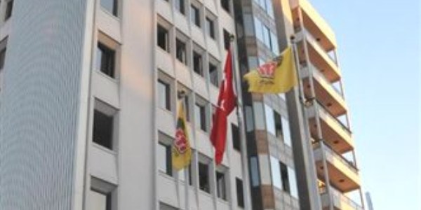 Plaza'daki yangın korkuttu