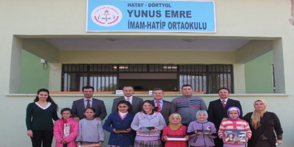 Sözleşmeli öğretmenden örnek davranış