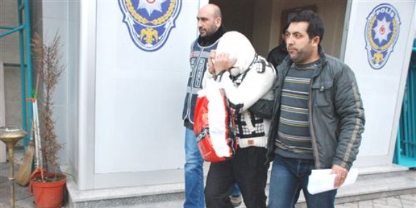 Bolu'da ev soyan hırsızlar yakalandı