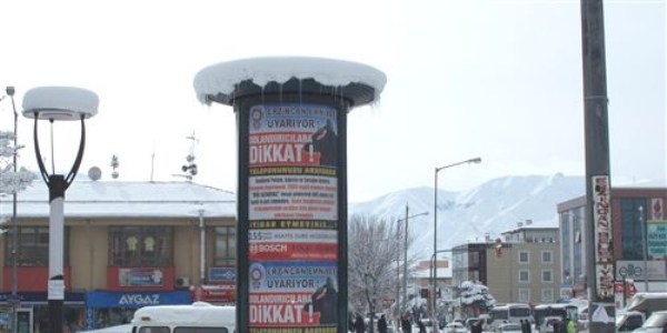 Dolandırıcılara karşı afişli uyarı