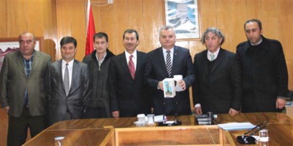 Tuzdan arıkovanı ve kümes yaptı