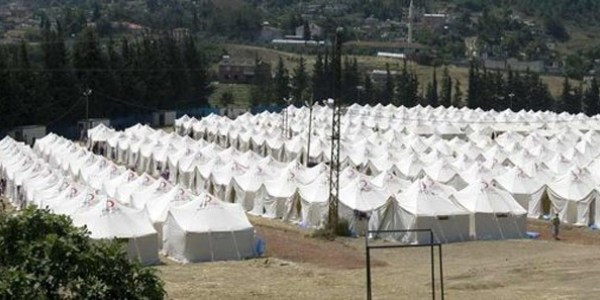 Ailesine 2 ay sonra çadırkentte buluştu