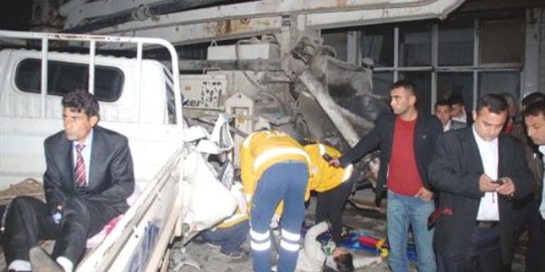 Düğün dönüşü facia : 3'ü çocuk 8 yaralı