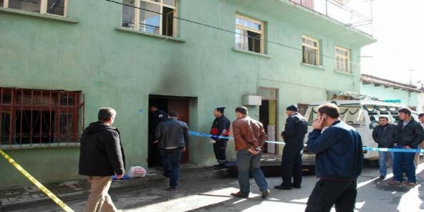 Elektrikli battaniyeden çıkan yangında öldü