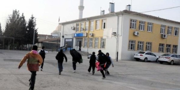 Suriye'deki çatışmalar Ceylanpınar'da okulları boşalttı
