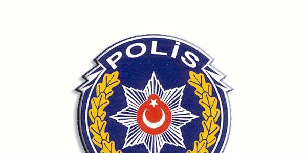Polis memuru devriye görevi yaparken kalp krizi geçirdi