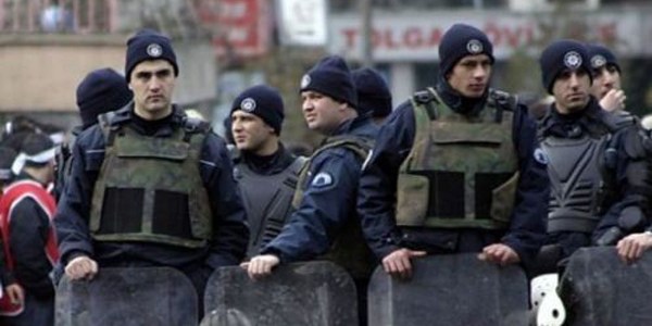 Doğu'ya 'halden anlayan' polis