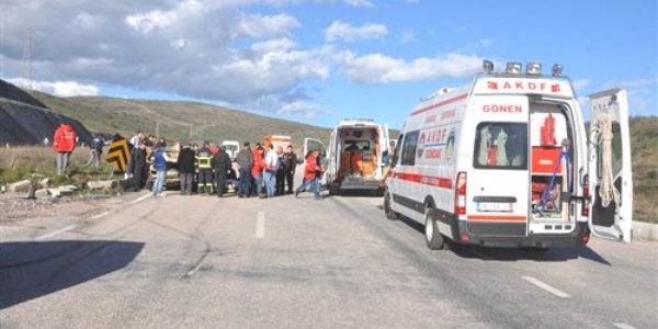 Kızını iş başvurusuna götüren baba trafik kazasında hayatını kaybetti