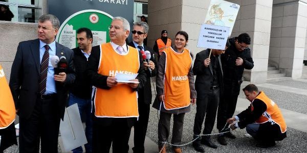 Çağlayan adliyesi önünde zincirli eylem