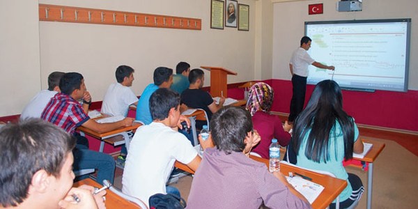 Özel dershanelerde 79 bin kişi çalışıyor