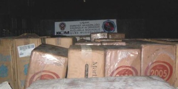 Uşak'ta 16 bin 500 paket kaçak sigara ele geçirildi