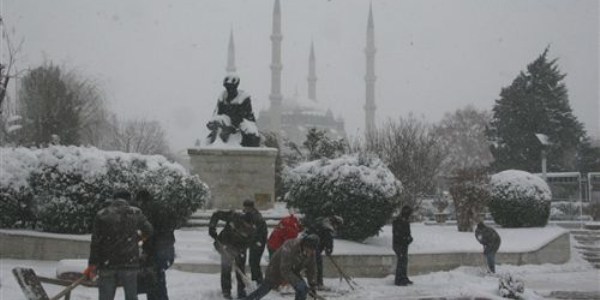 Edirne'de kar ya hayat olumsuz etkiliyor