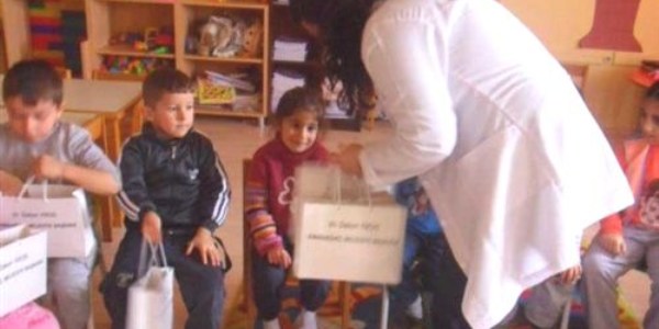 Sağlık Birimi'nden miniklere hijyen eğitimi