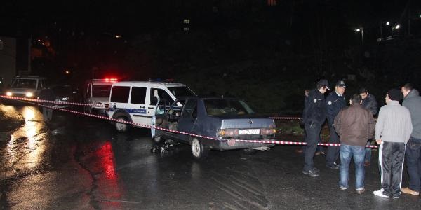 Çalıntı otomobille polis aracına çarptılar: 1 yaralı