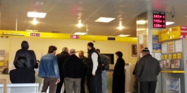 Polisin zamanında müdahalesiyle parasını kurtardı