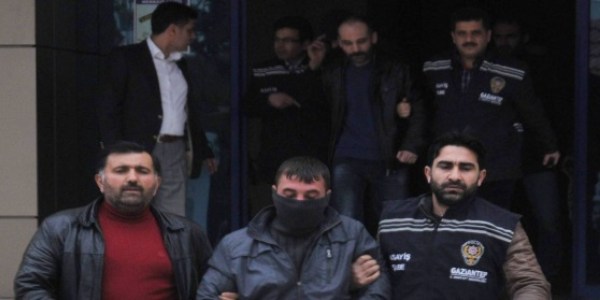 Bir otodan 55 bin TL çalan şahıslar yakalandı