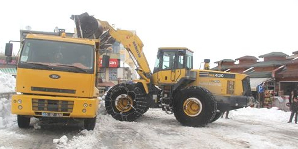 Başkale'de 41 köy yolu ulaşıma kapalı