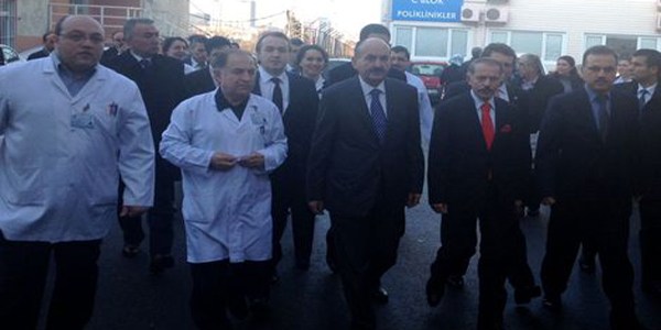 Sağlık Bakanı'ndan doktor dövülen hastaneye ziyaret