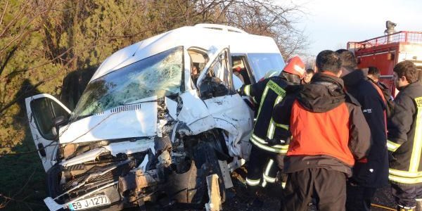 Jandarma arama kurtarma ekibi kaza yaptı: 2 yaralı