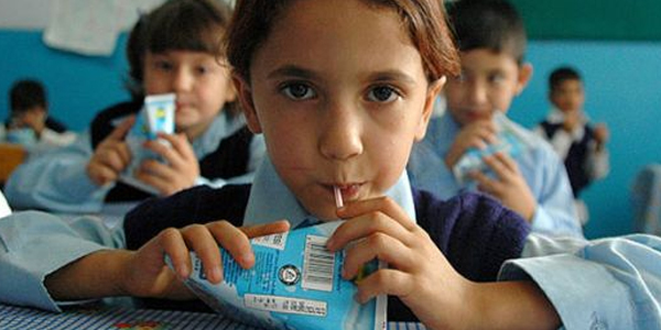 Okullarda süt dağıtımı devam edecek