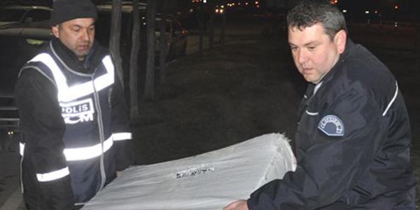 Tır'dan 40 bin paket kaçak sigara çıktı
