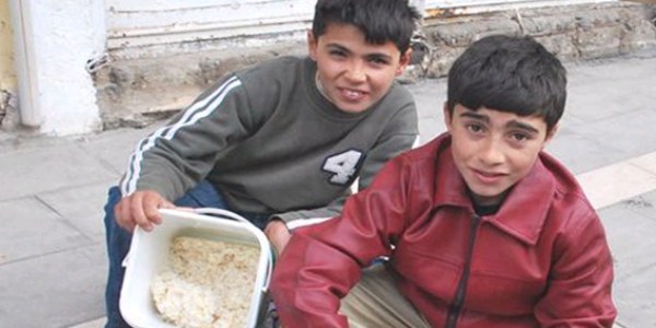 Suriye'den kaan mltecilere scak yemek