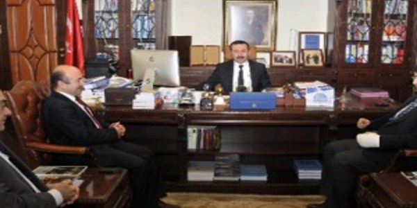 SÜ'de sağlık çalışanlarına tezsiz yüksek lisans imkanı