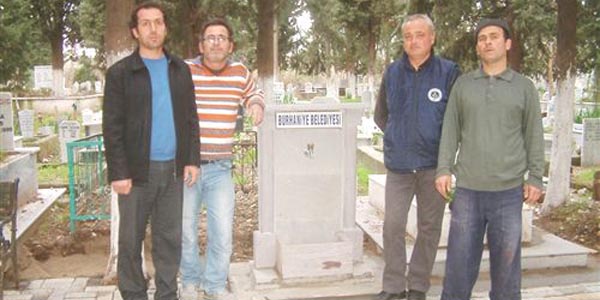 Burhaniye'deki mezarlıklarda çeşmeler tek tip oldu