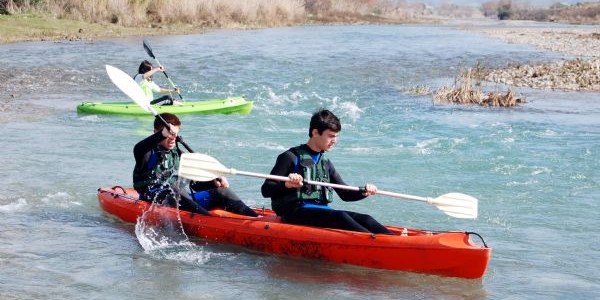 K ortasnda rafting heyecan