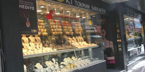 Kuyumcu esnafı 'Sevgililer Günü'nden umutlu