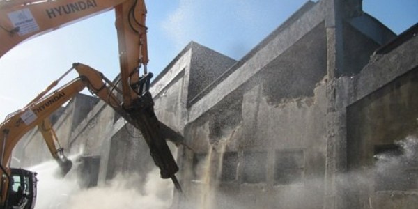 Bayrampaşa'da dev yıkım başladı