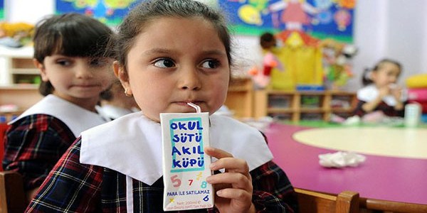 Öğrenciler ikinci yarı yıla süt ile başlayacak