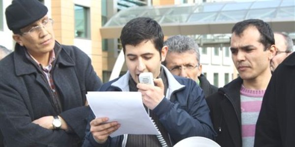 İşten çıkarılmasına tepki gösterdi