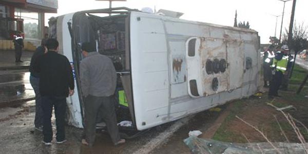 Torbal'da trafik kazas: 21 yaral