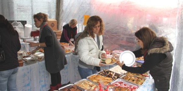 Sevgi Günü kermesine yoğun ilgi
