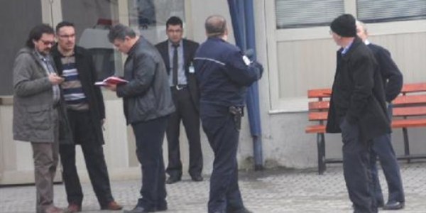 Cenaze yıkarken bıçaklı kavga: 1 yaralı