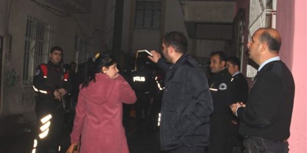 Annesi ve akrabasını öldürdü