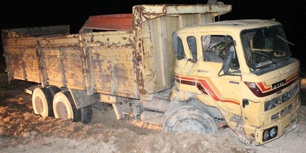 Öğrenci servisine kamyon çarptı: 18 yaralı