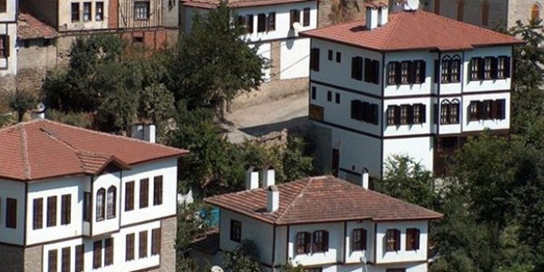 TOKİ, yöresel mimari projelerini uygulamaya koydu