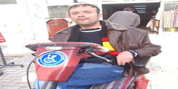 Kapkaççı, engellinin maaşını çaldı