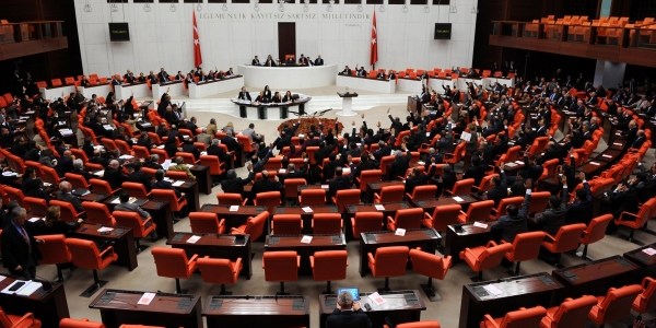 Yasa dışı dinlemeleri araştıracak komisyon üyeleri belli oldu