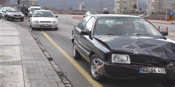 Zincirleme trafik kazası: 4 yaralı