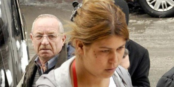 Çaldığı altın ve parayı atarak kaçmaya çalıştı