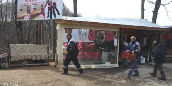 Uludağ'da sit alanındaki 2 kafeterya yıkıldı