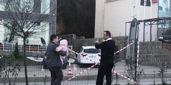 Hastanede önünde üst geçit muamması