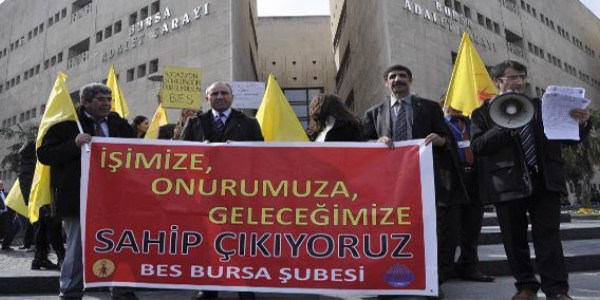 Adliye personeli bordro yaktı