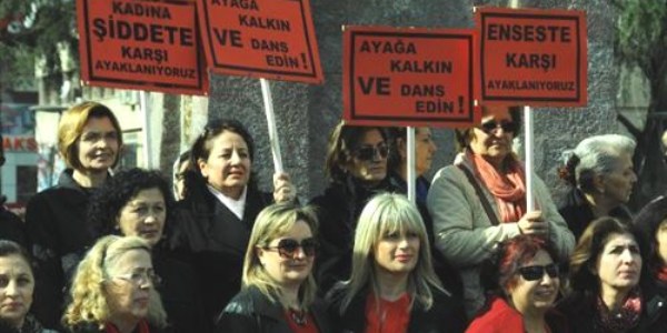 Trabzon'da kadına şiddete karşı dans