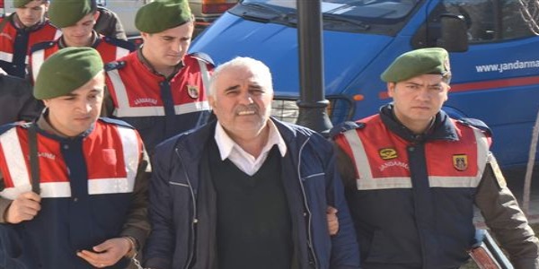 Cinayetten aranan zanlı otobüste yakalandı