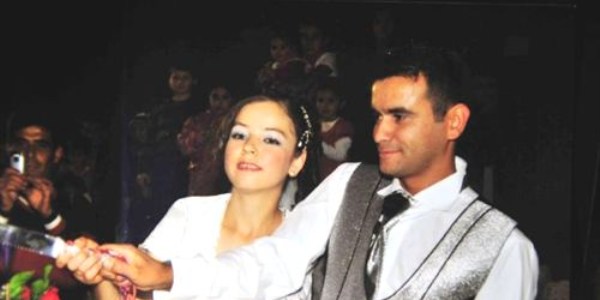 Tek taş yüzük aldığı eşi, başkasına kaçtı