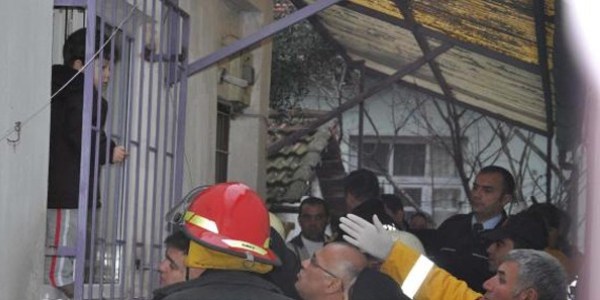 Eşine kızdı, çocuğunu rehin aldı